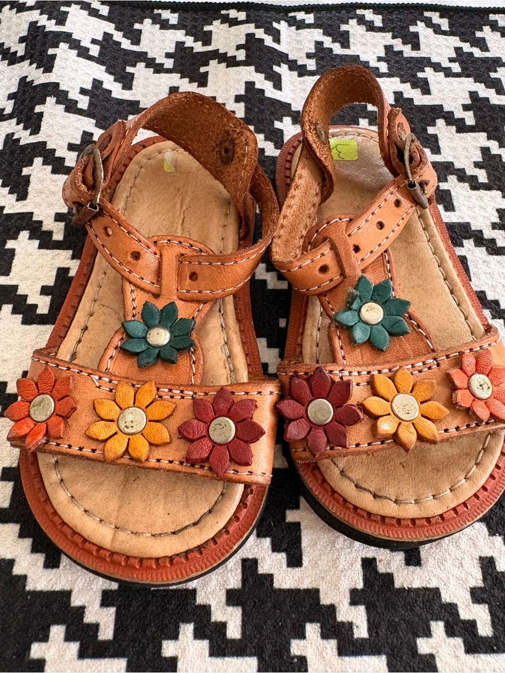 Girls Brown Leather Floral Strap Sandals - Multicolor Flower Details